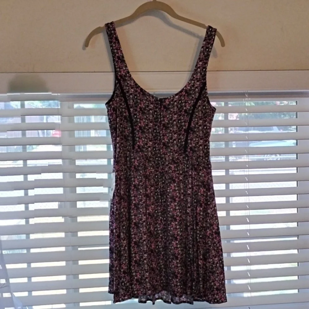 B. Smart Junior Floral Black and Pink Women's Dress, Size: 7, NWT